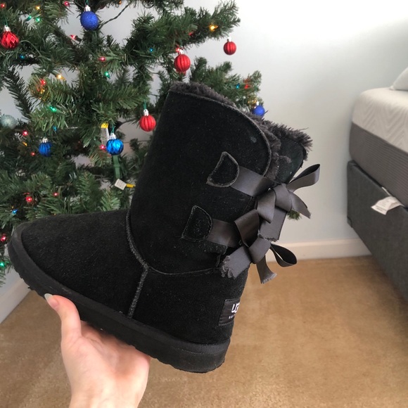 bailey bow uggs - Picture 2 of 4